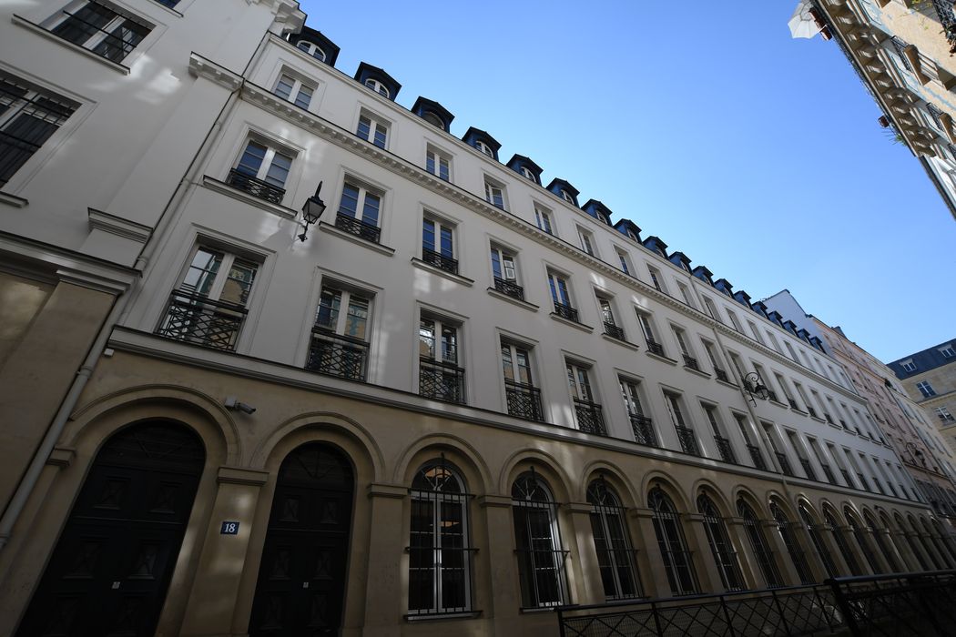 façade sur cour (intérieur cité)