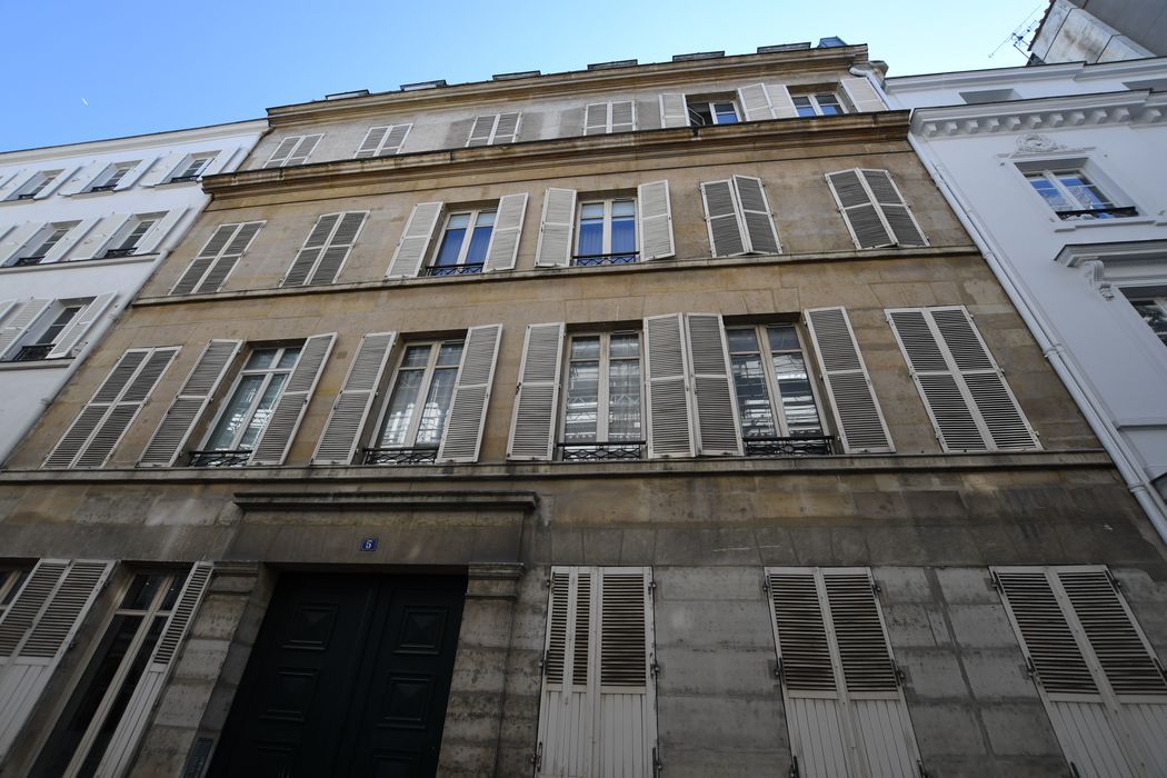 façade sur cour (intérieur cité)