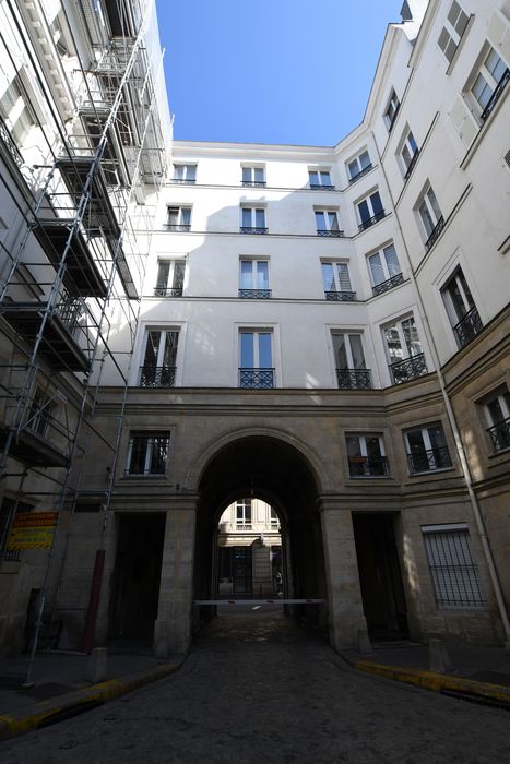 façade sur cour (intérieur cité)