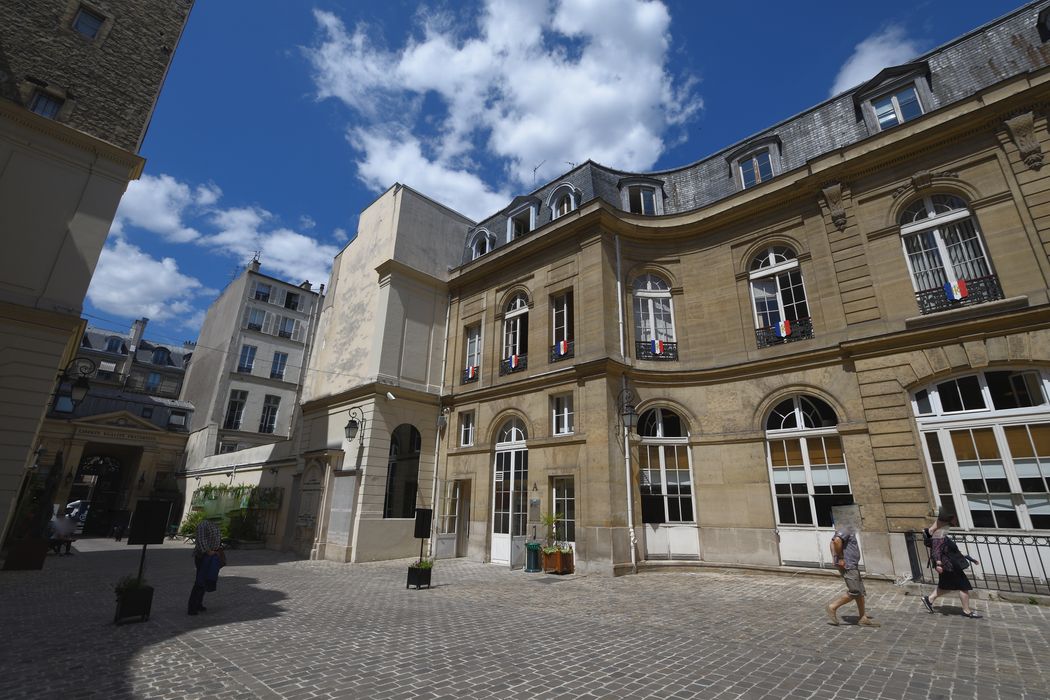 façade sur cour intérieure