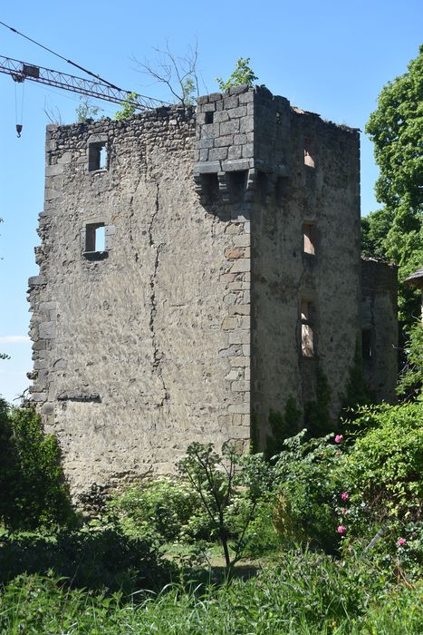 vue partielle des ruines des façades sud et est