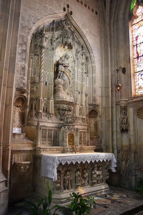 autel, retable, tabernacle architecturé à niche, crédence-lavabo - © Ministère de la Culture (France), Médiathèque du patrimoine et de la photographie, diffusion RMN-GP