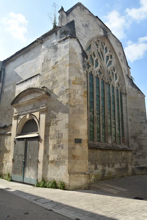 chapelle, façade sud et est, vue partielle