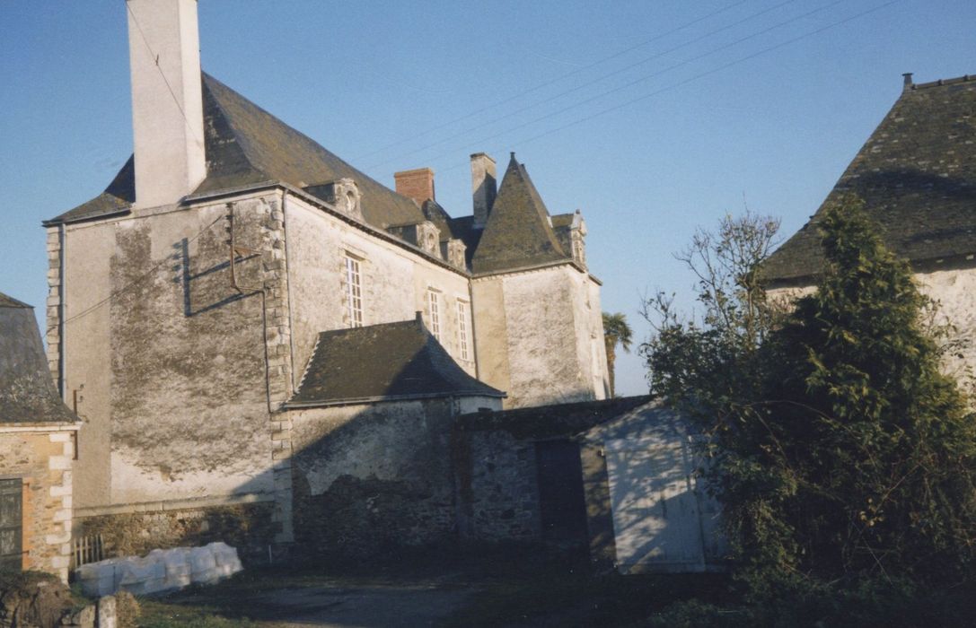 façades sud et ouest, vue partielle