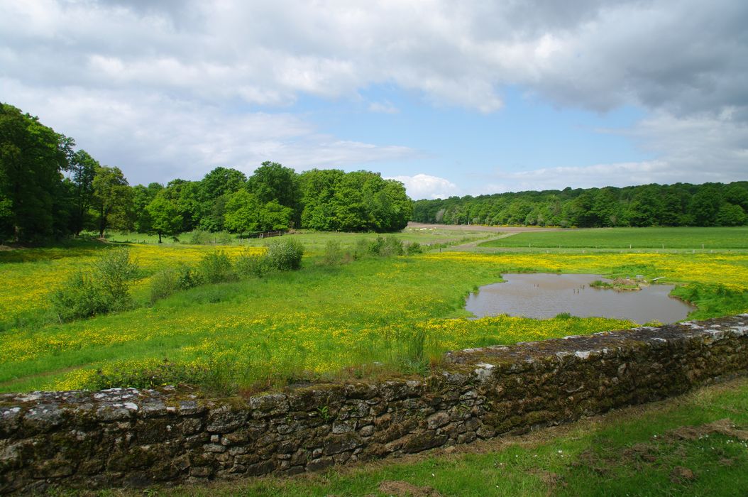 environnement immédiat du château en direction de l’Ouest