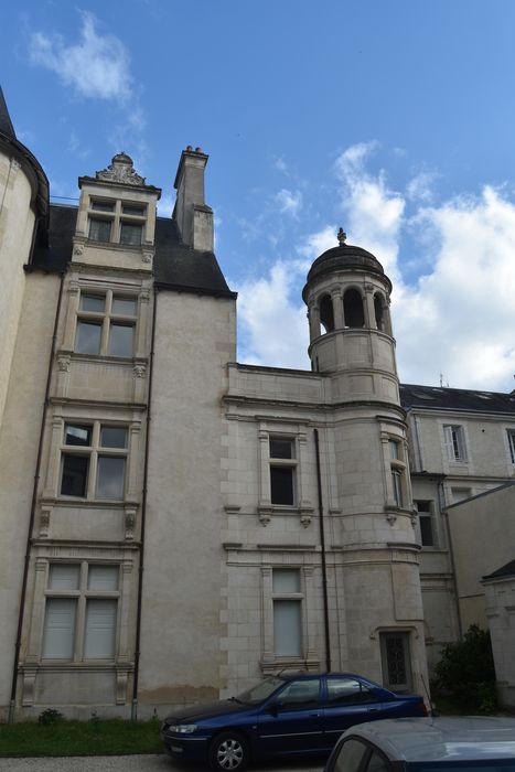 façade nord sur cour, vue partielle