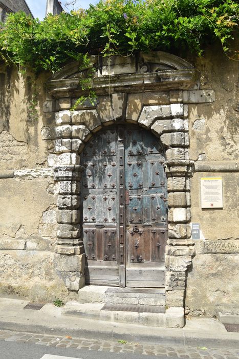 porte d’accès sur rue