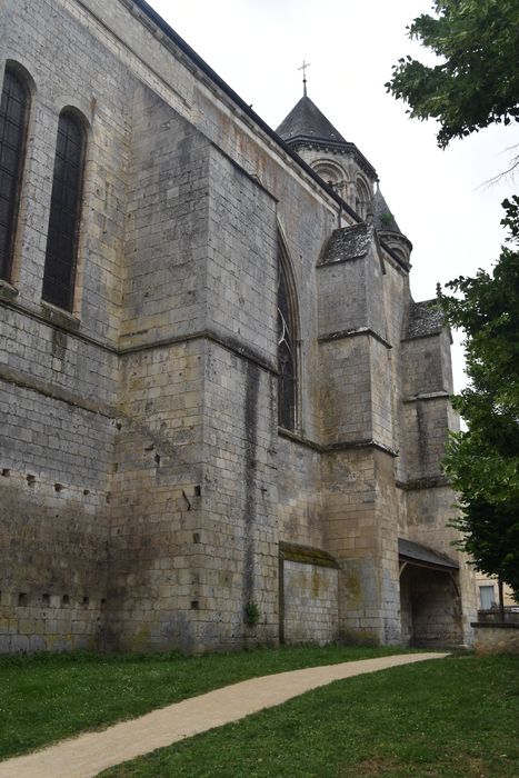 façade latérale nord, vue partielle