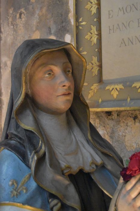 groupe sculpté : Apparition du Christ à sainte Radegonde, dit le Pas de Dieu, détail