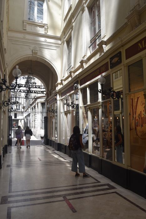 niveau supérieur sur la rue Santeuil