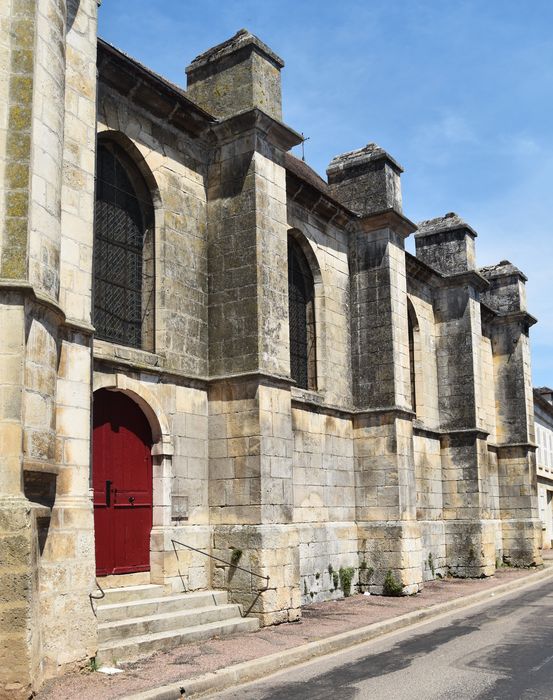 façade latérale sud, vue partielle