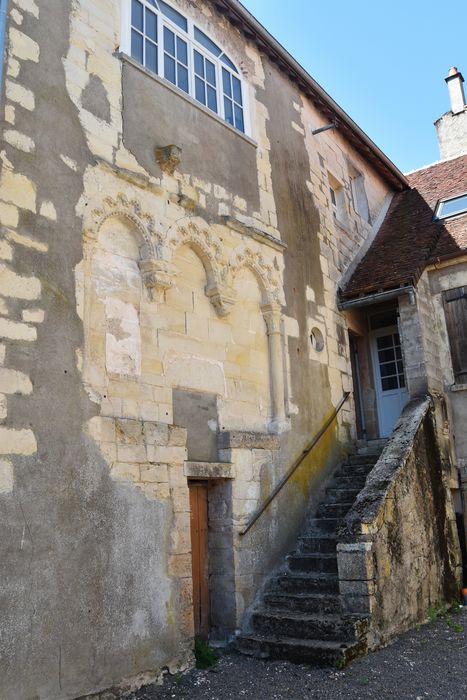 vue partielle de l’ancienne, arcatures sur le mur nord