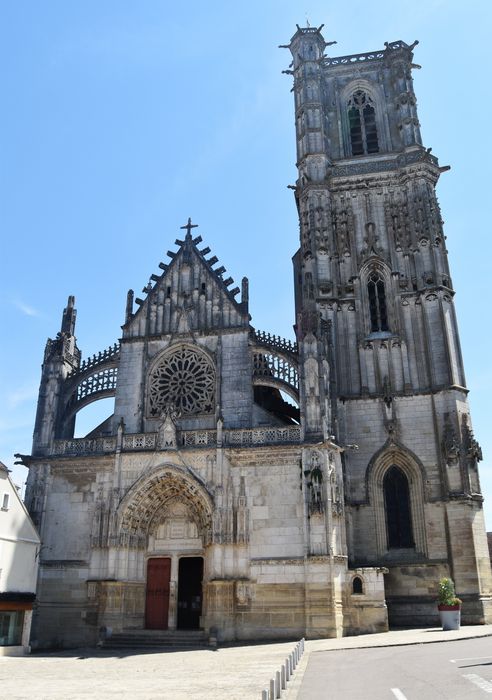 Eglise Saint-Martin (ancienne collégiale)