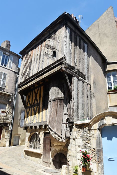 façade sur la rue du Pont-Châtelain