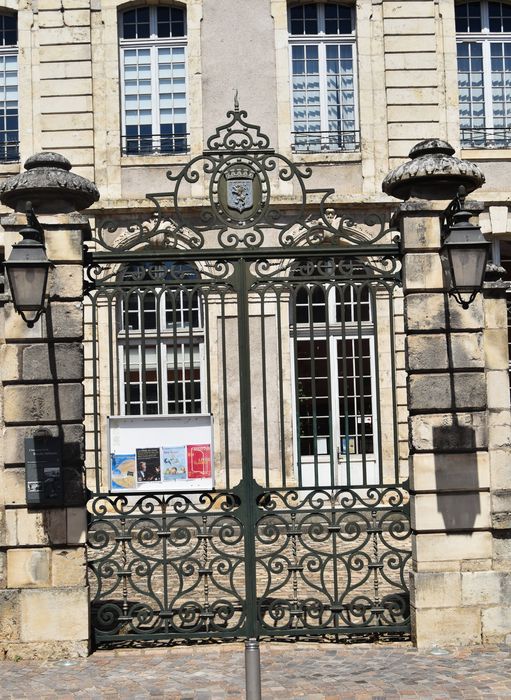 portail d’accès sur rue