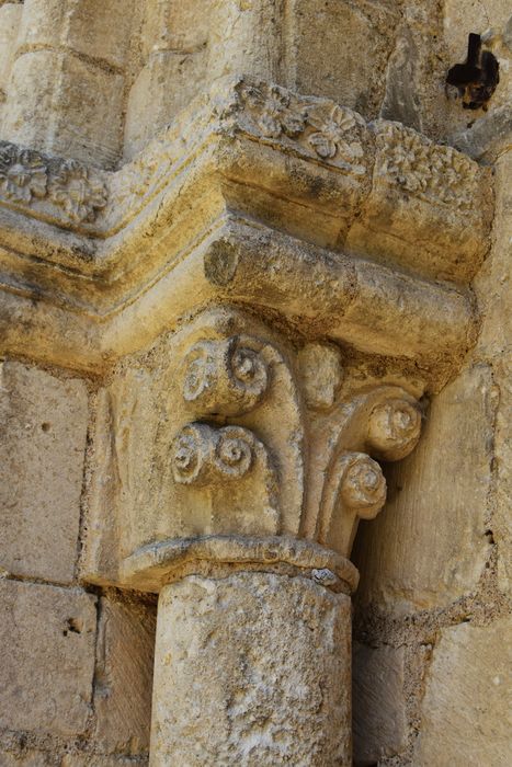 portail ouest, détail d’un chapiteau sculpté