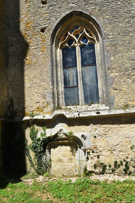 façade latérale sud, ancienne porte d’accès