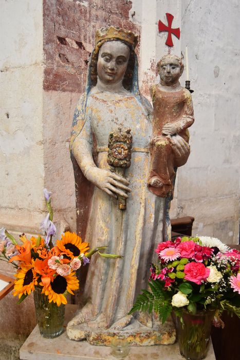 statue : Vierge à l'Enfant