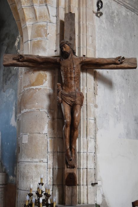 Statue : Christ en croix