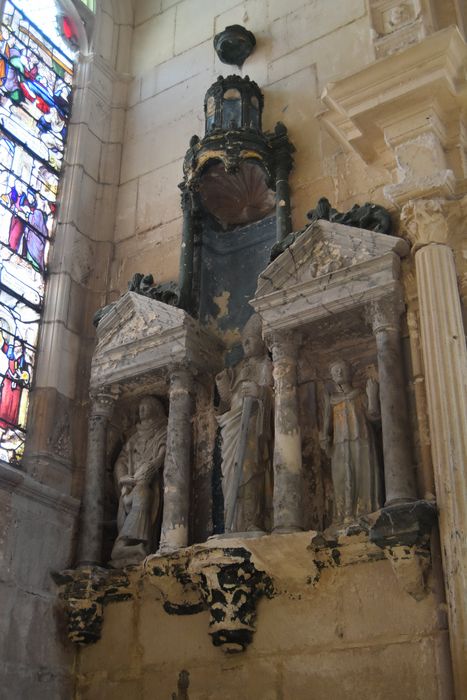 retable, statues : Saint Denis, Saints non identifiés