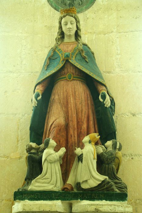 Groupe sculpté : Vierge auxiliatrice