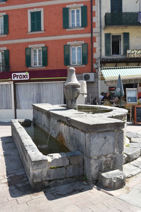 vue générale de la fontaine