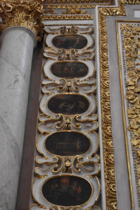 autel, retable de la Vierge-du-Rosaire, détail des médaillons peints - © Ministère de la Culture (France), Médiathèque du patrimoine et de la photographie, diffusion GrandPalaisRmn Photo