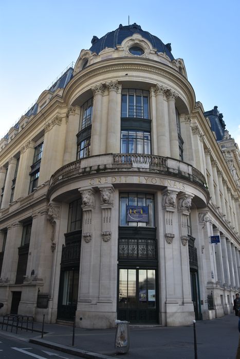 Façade à l’angle du boulevard des Italiens et de la rue de Gramont