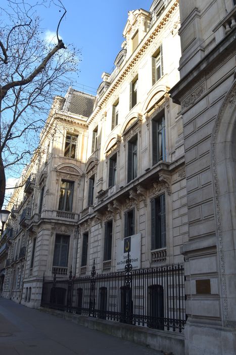 façade sur le boulevard Malesherbes