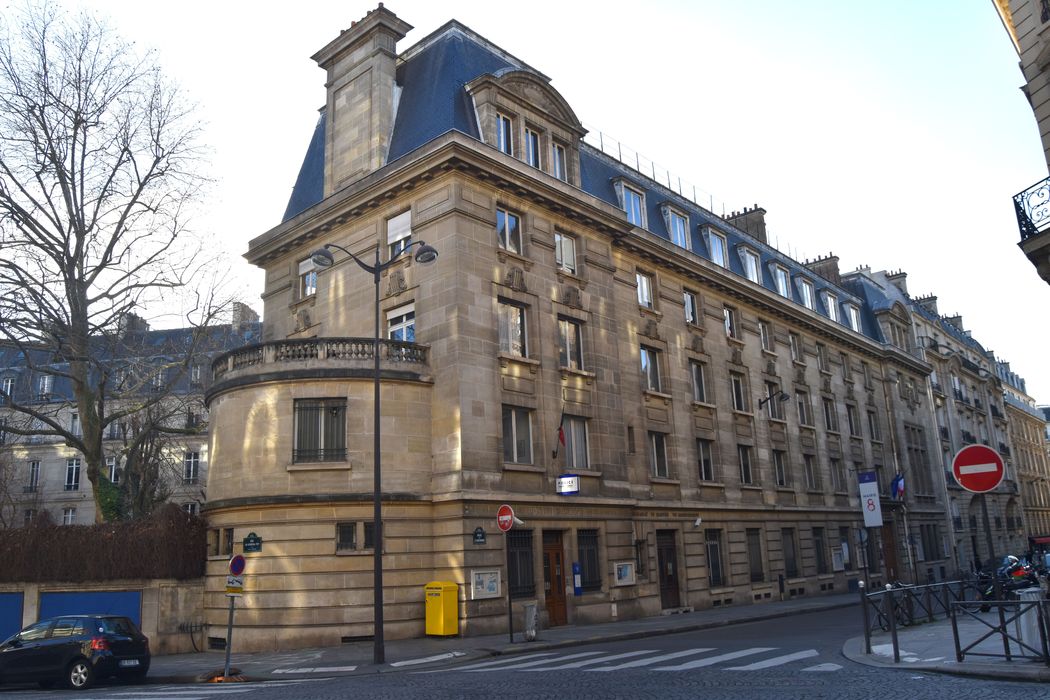 façade sur la rue de Lisbonne