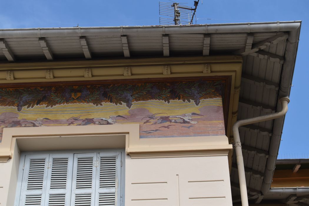 façade sud, détail des peintures décoratives