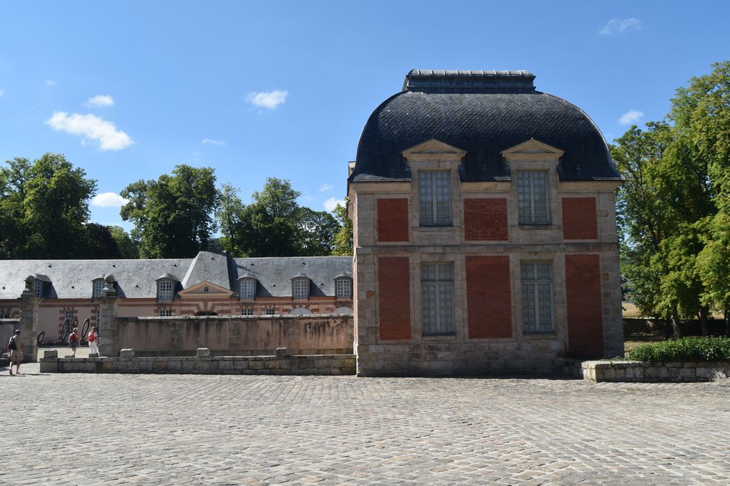 cour d’honneur, pavillon d’angle nord-est