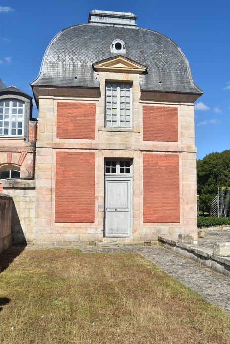 cour d’honneur, pavillon d’angle nord-est