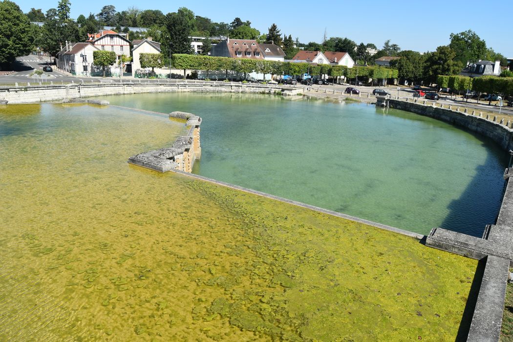 Abreuvoir, vue partielle