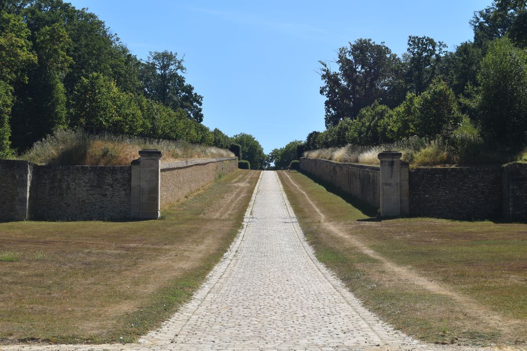 grande perspective ouest-est de la route Royale