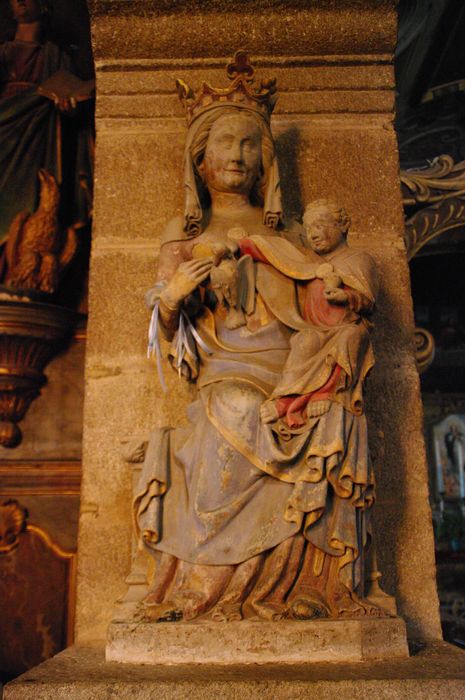 statue : Vierge à l'Enfant