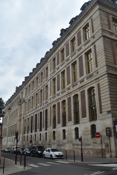 Ancien grand commun (hôpital militaire Dominique Larrey)