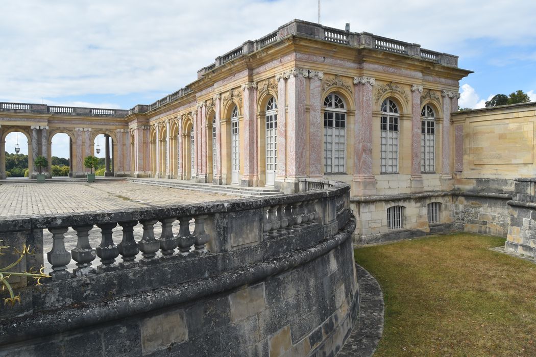 Grand Trianon, aile nord sur la cour d’honneur