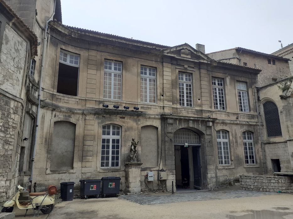 façade sur cour