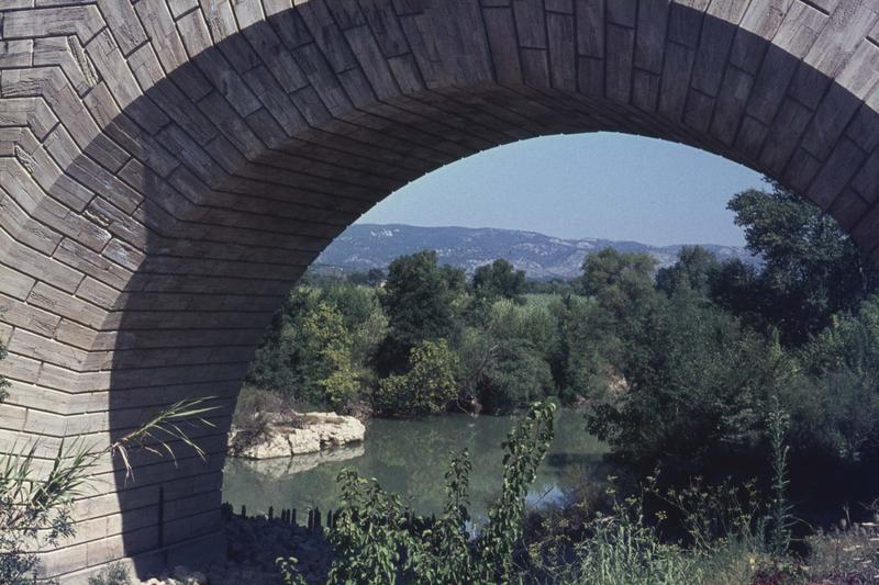 Une des arches enjambant l'Hérault