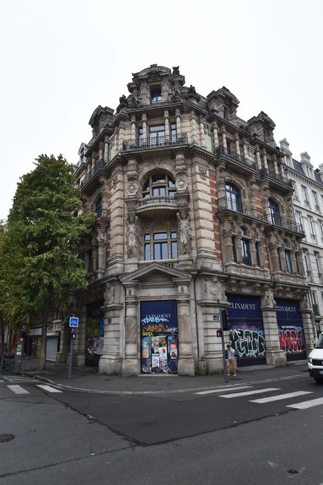 façades sur rues, vue partielle