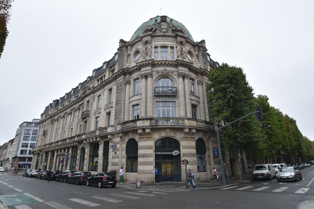 façades sur rues, vue partielle