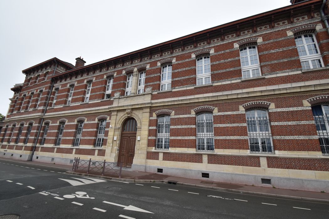 façade sud sur la rue Camille Guérin