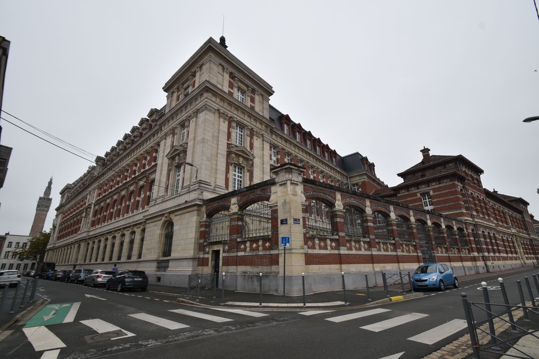 angle des façades sud et ouest sur la rue Camille Guérin et la Bichat