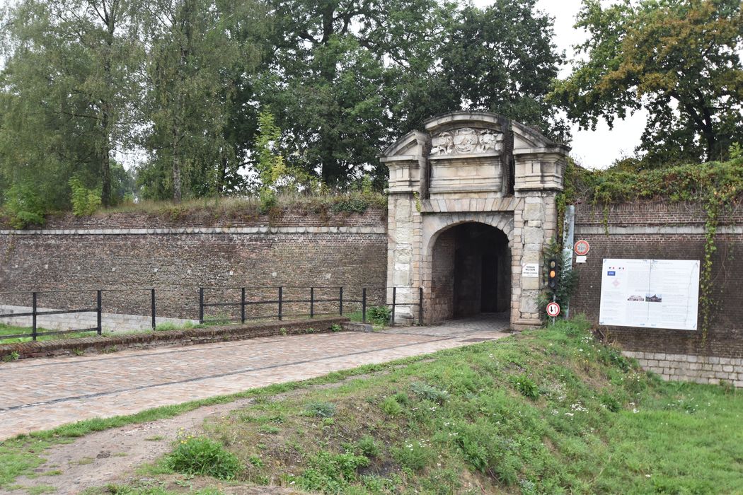 porte du poste avancé