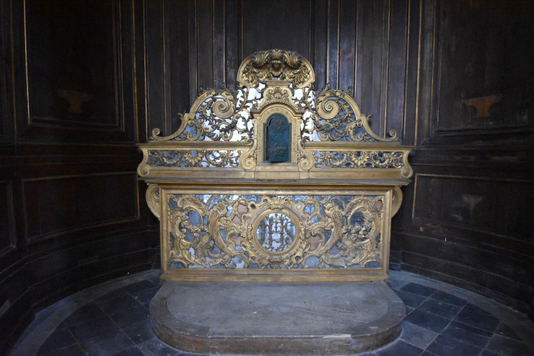 Autel de la chapelle latérale nord