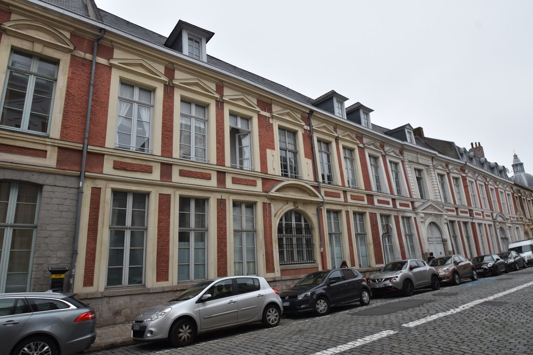 façades sur la rue du Pont-Neuf