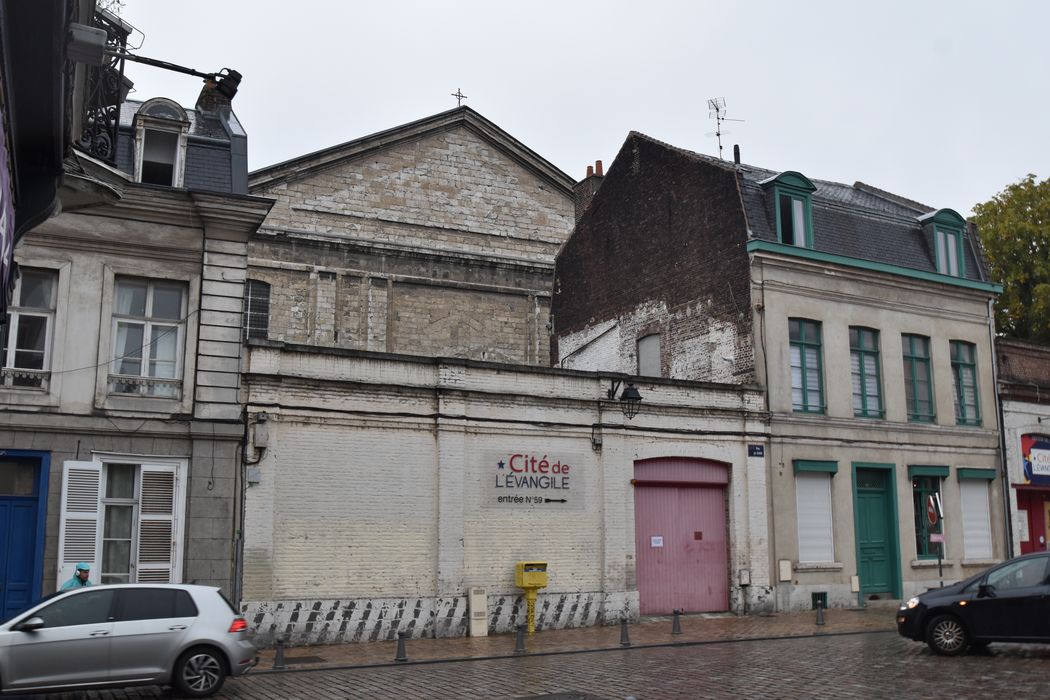 vue partielle de la chapelle depuis la rue de Gand