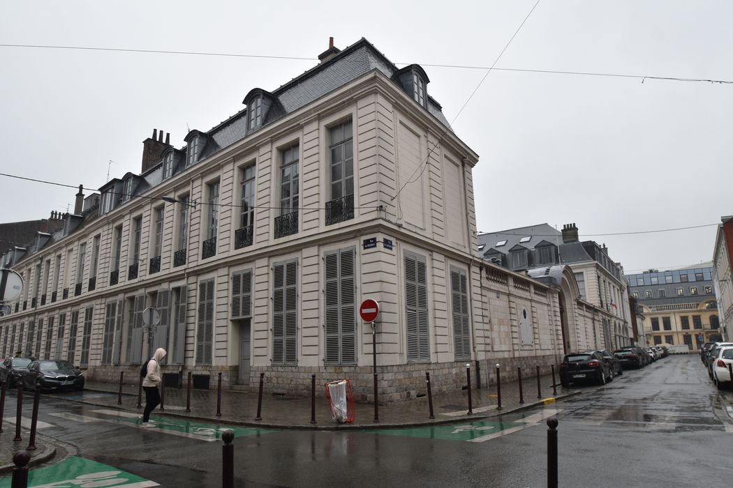 façades sur les rues de Roubaix et du Lombard