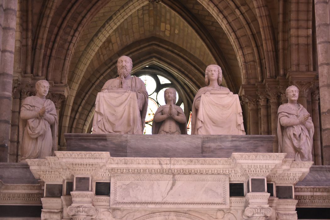 tombeau de François Ier, roi de France, de Claude de France, son épouse et de trois de leurs enfants, François, Charles, duc d'Orléans et Charlotte, vue partielle